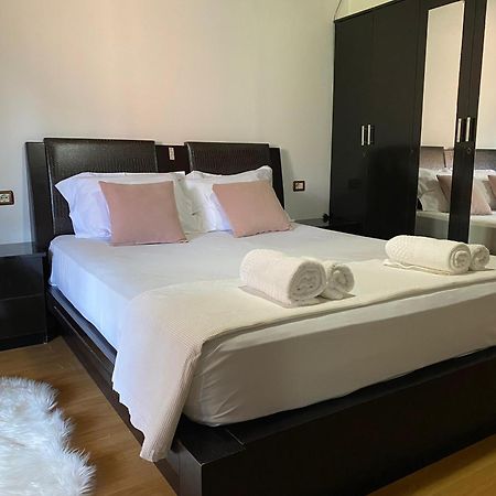 Bertis Guest House Gjirokastër Buitenkant foto