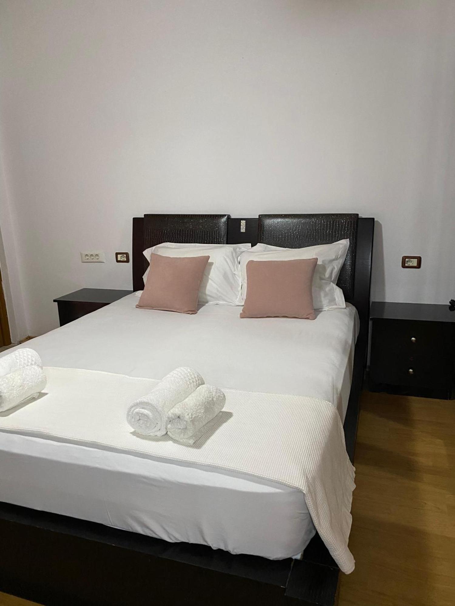Bertis Guest House Gjirokastër Buitenkant foto