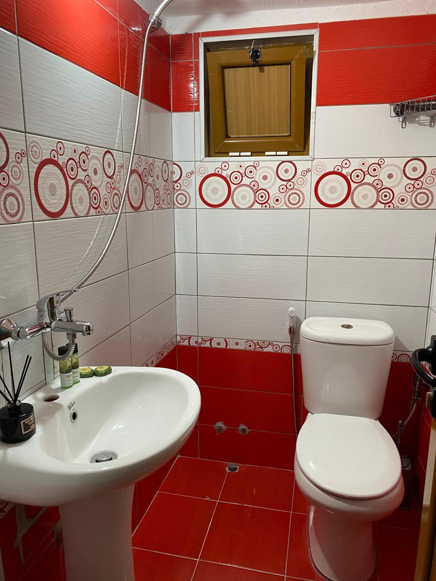 Bertis Guest House Gjirokastër Buitenkant foto