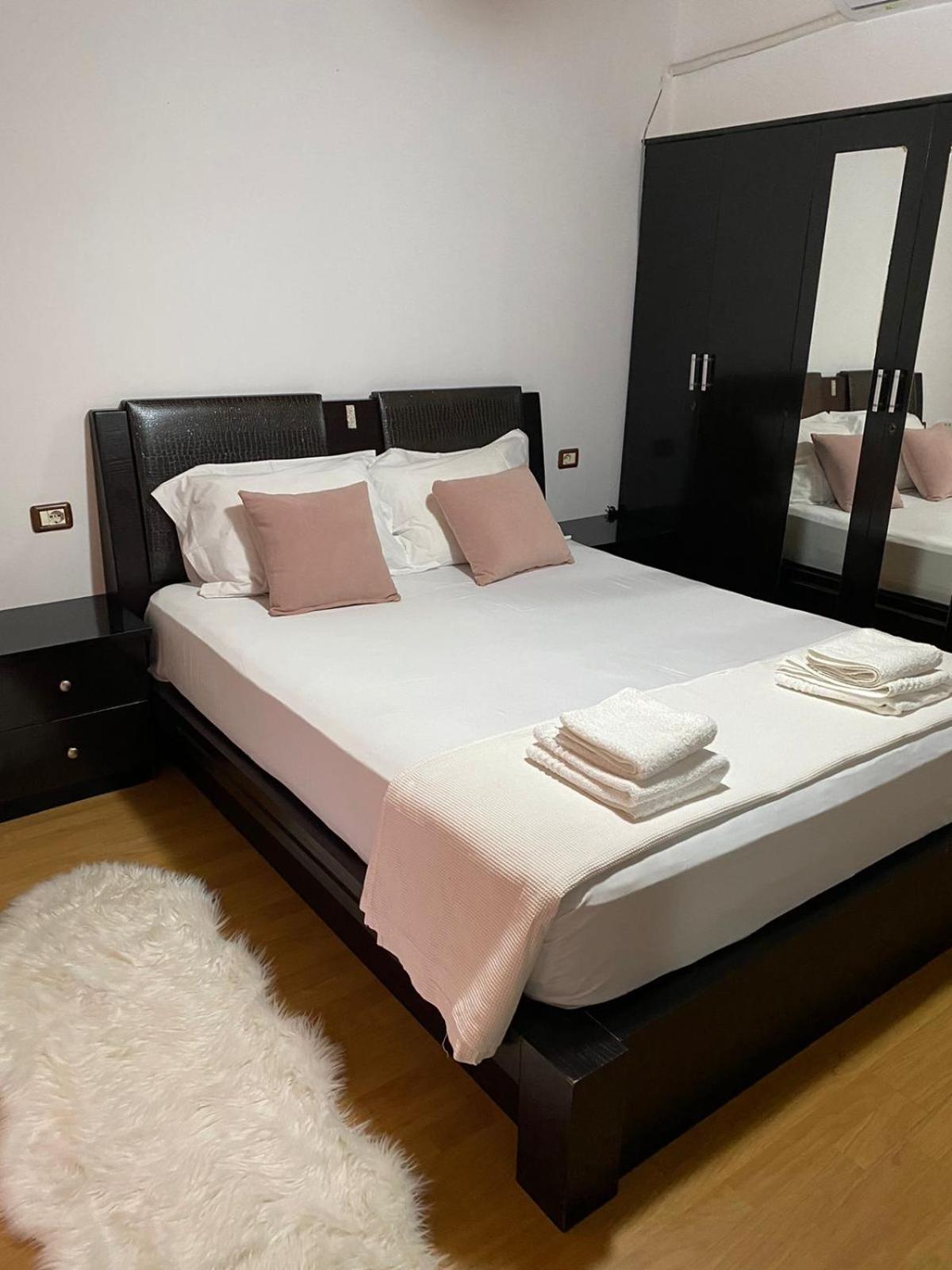 Bertis Guest House Gjirokastër Buitenkant foto